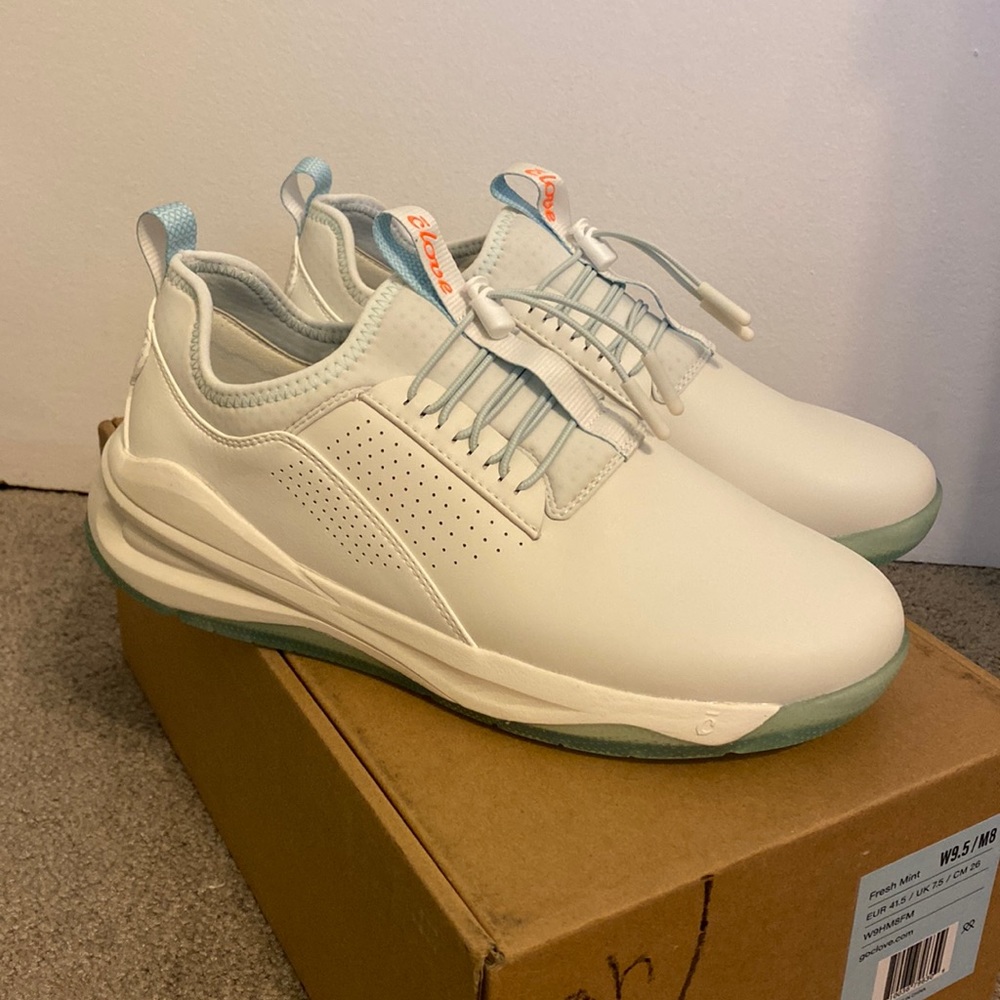 Clove Sneakers
